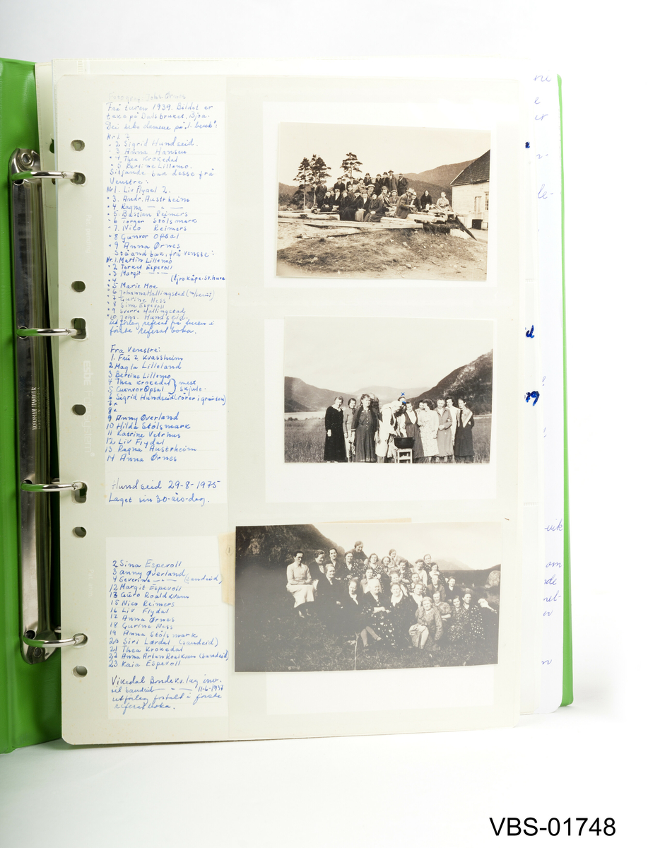 Grønt fotoalbum med 11 sider og bilder. På omslaget er tittelen "FOTO" trykt med gullbokstaver.
Minner, bilder motiver fra Vikedal norges bondekvinnelagnorsk: Feiringer, fritid, reisetur.
Albumet inneholder bilder i sort / hvitt og farger og avisutklipp med bilder. På margene er det limt papirnotater med håndskrifter som refererer til bildene.