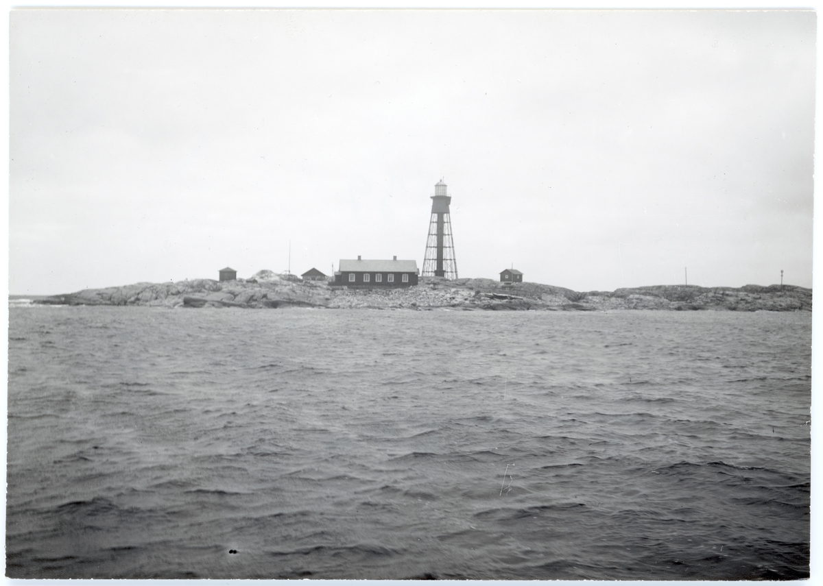 Noterat på kortet: "PATER NOSTER (HAMNESKÄR)"
"FOTO (C95) DAN SAMUELSON 1924. KÖPT AV DENS. DEC. 1958".