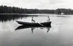 Helgasjön, ca 1925. Systrarna Wrangel på roddtur.