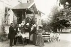 Vallen, Växjö, ca 1895. Apotekare Rydberg ger sillfrukost för sina vänner.