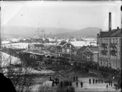 Sammenstimling av mennesker ved endestasjonen til Kristinia 