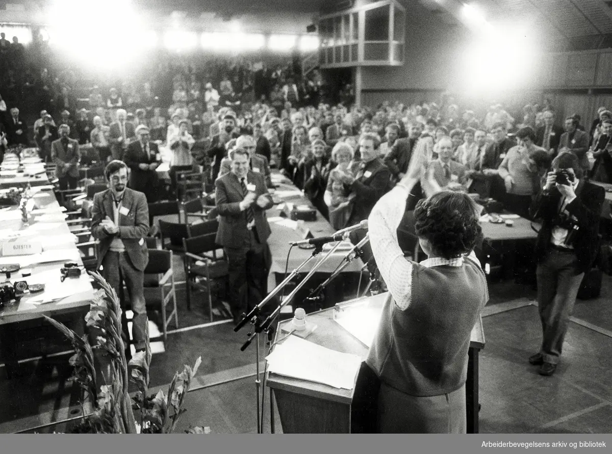 Arbeiderpartiets landsmøte 1981. Gro Harlem Brundtland valgt til ny partileder mai 1981. .