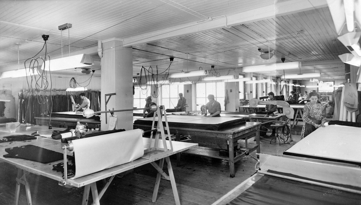 Trondhjems Konfektionsfabrik. Interiør fra fabrikken