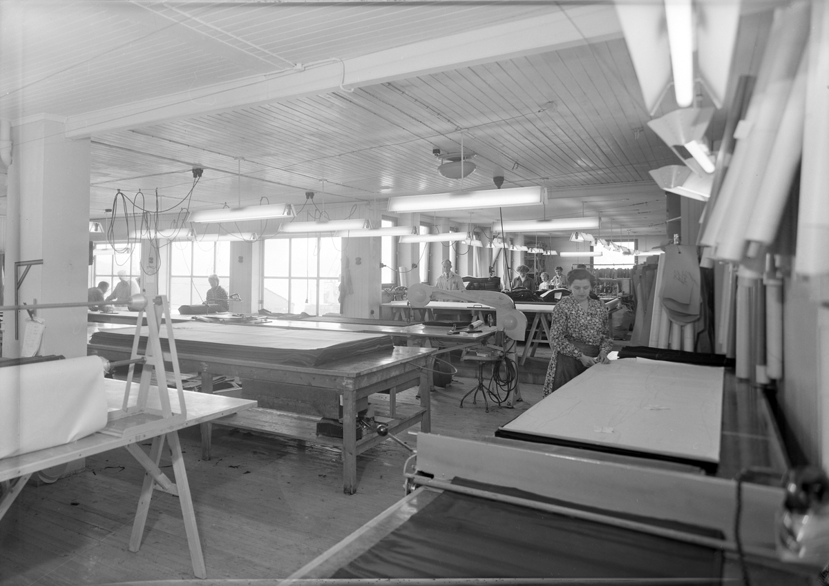 Trondhjems Konfektionsfabrik. Interiør fra fabrikken