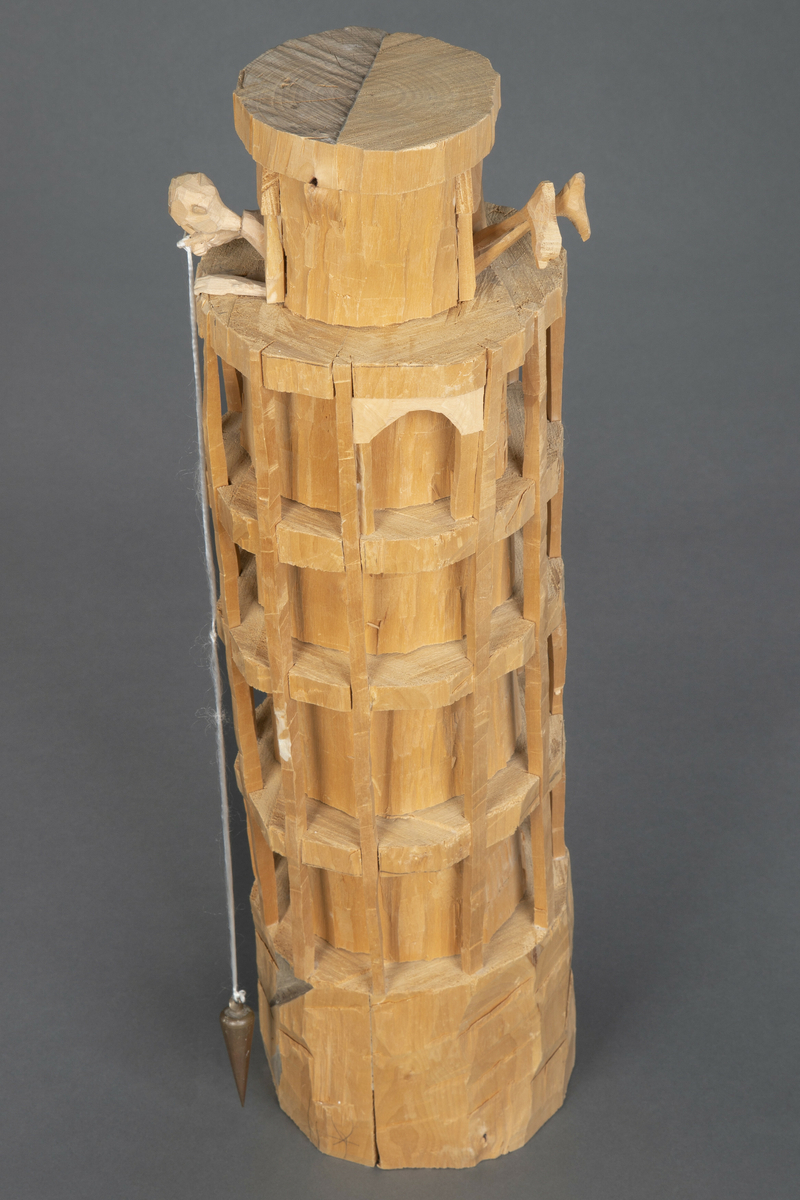Pisa [Treskulptur]