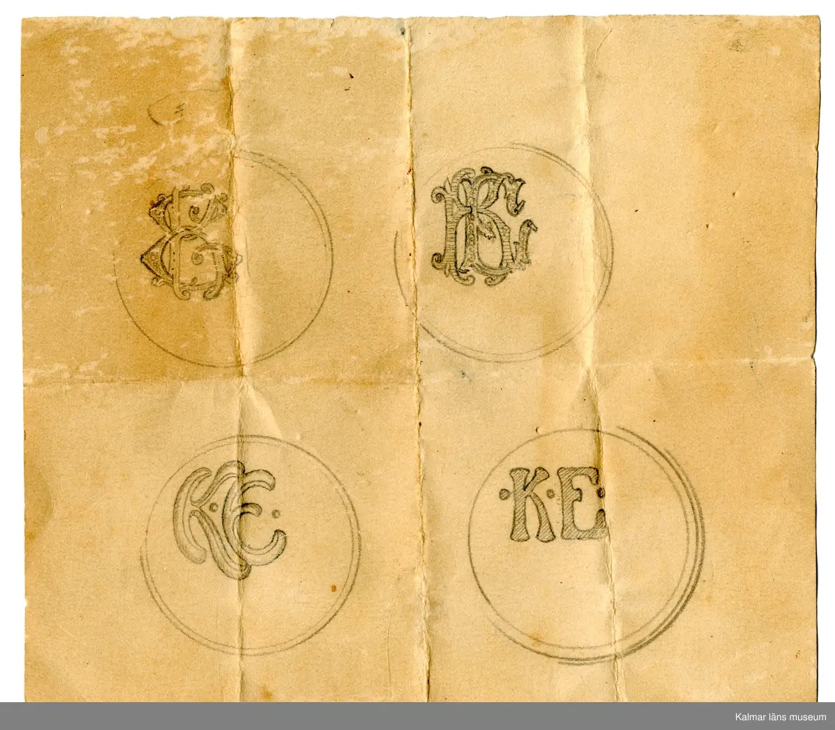 KLM 24993:167 Häfte. Av papper med tryck. Titel: Monogram. Utgiven av E. Gustafssons gravyratelje, Stockholm. Innehåller bilder på olika stilar av monogram. Tryckt i Stockholm 1924. Inuti häftet ett papper med handritade monogram.