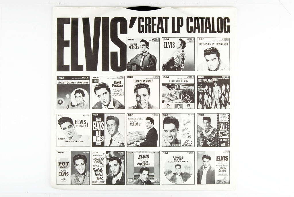 Forsiden på papirlommene viser ulike motiv fra albumav Elvis Presley