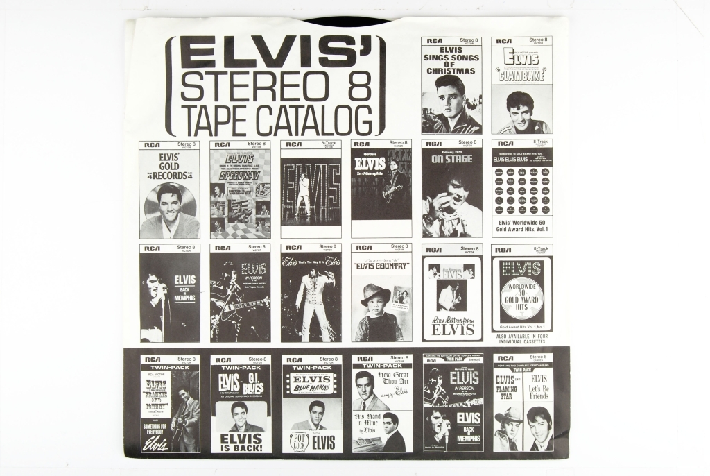 Forsiden på papirlommene viser ulike motiv fra albumav Elvis Presley