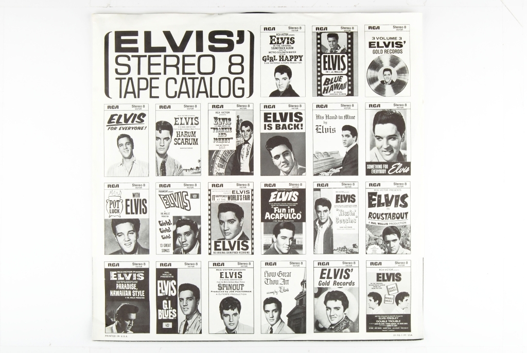 Forsiden på papirlommene viser ulike motiv fra albumav Elvis Presley