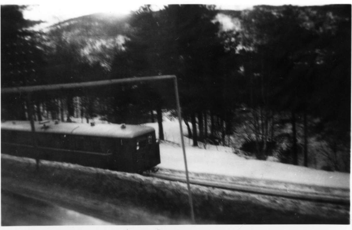 Setesdalsbanen og motorvogn. Vintermotiv. 
Motorvogn Cmbo 267x i Pt 2651
