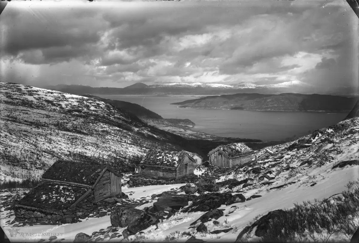 Fjellsetra på Vågstranda. Setra for Øvre Reistad og Straume. 1925-1935