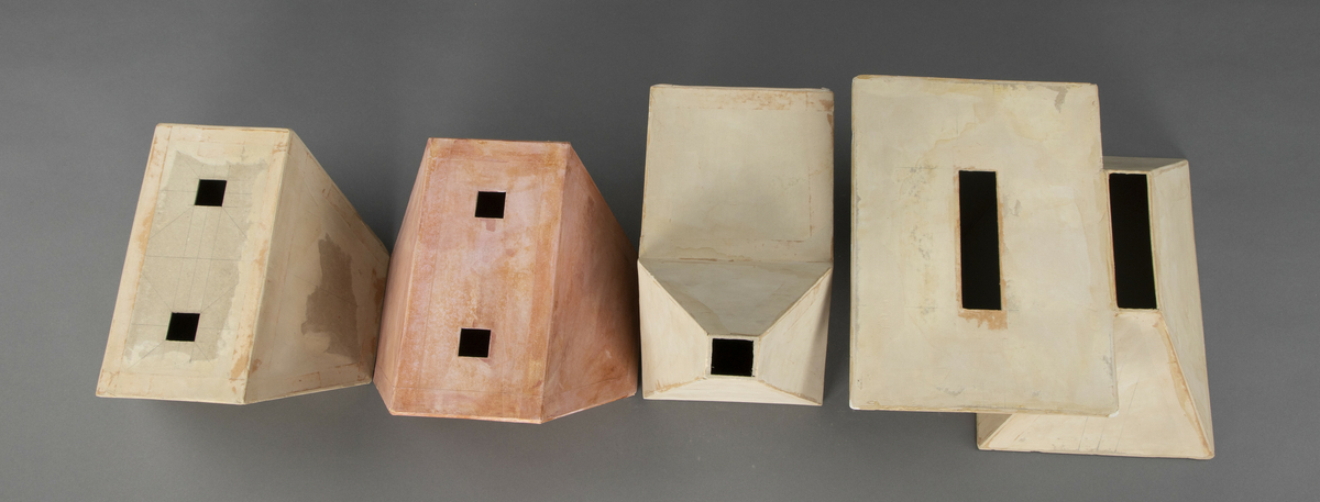 3 pappobjekter (4 deler) A1, A2, B, C
