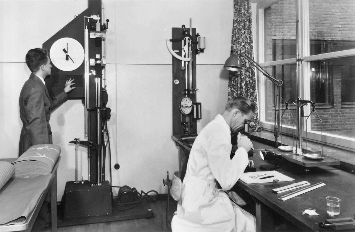 Algots laboratorium där tygerna kontrolleras.