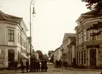 Västergatan söderut, från Storgatan. Växjö ca. 1912.