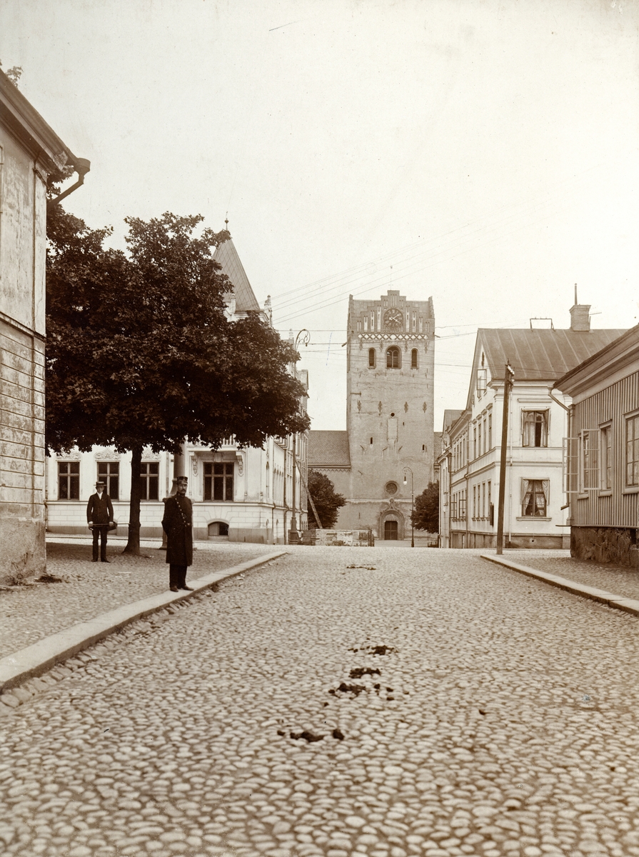 Sandgärdsgatan vid korsningen Kronobergsgatan. Växjö, ca. 1913.