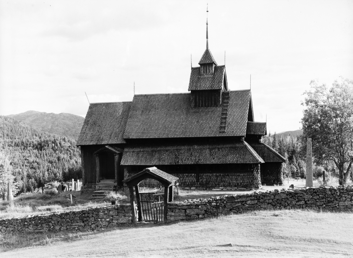 Kirke på ukjent sted.