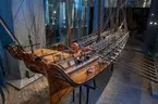 Modell av turumafartyget LODBROK (1771) i Sjöhistoriska museets utställning Klart skepp.