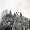 Första majtåg i Borgholm. I bakgrunden stadshuset, byggt 1942.