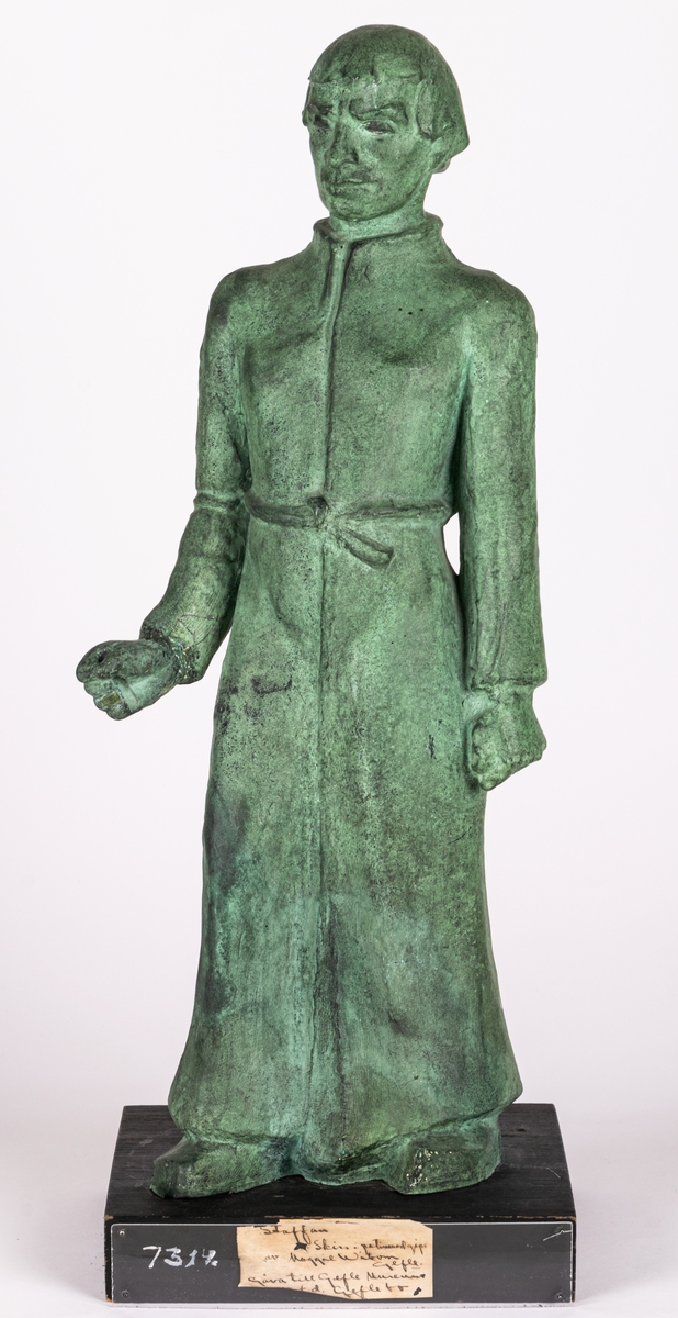 Skulptur patinerad gips, "skiss till Staffansmonument" av Maggie Wibom.