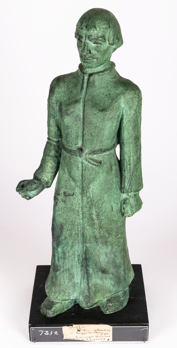Skulptur patinerad gips, "skiss till Staffansmonument" av Maggie Wibom.