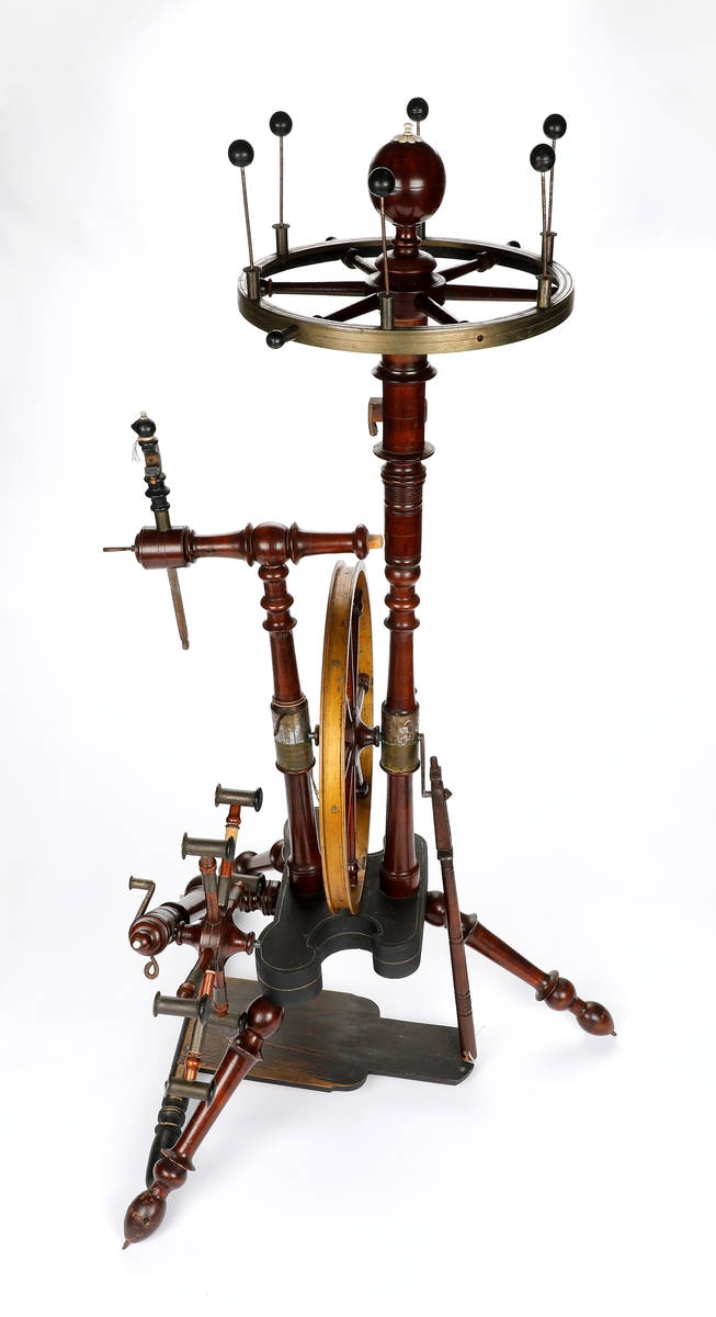 Oppstadrokk med hespetre.