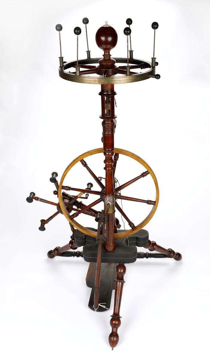 Oppstadrokk med hespetre.