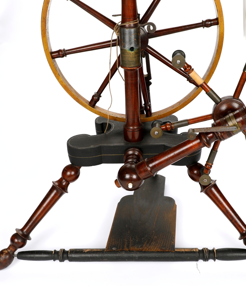 Oppstadrokk med hespetre.