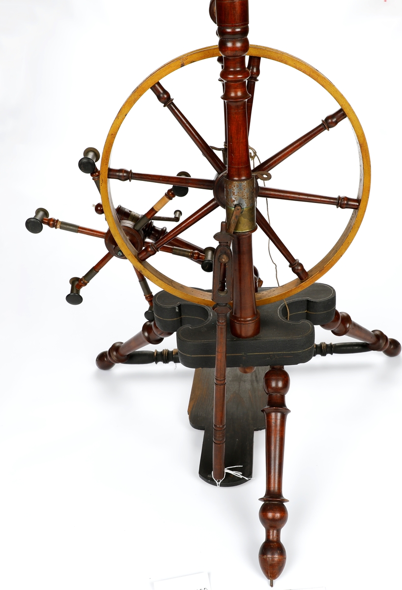 Oppstadrokk med hespetre.