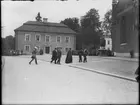 Gustav V:s besök 1923, utanför Västerås Domkyrka.