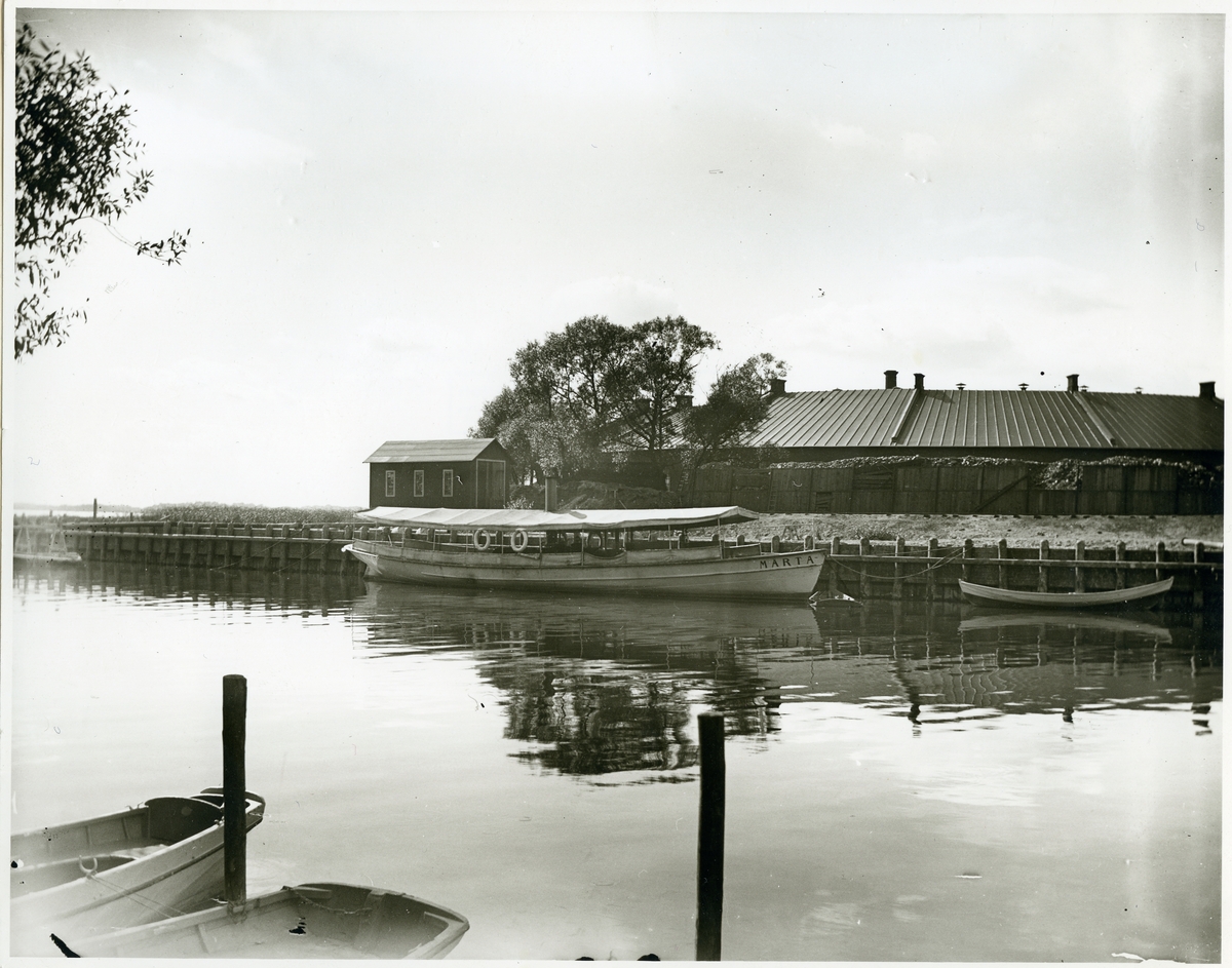 Västerås, Lögarängen. 
Ångslupen "Märta", c:a 1910.