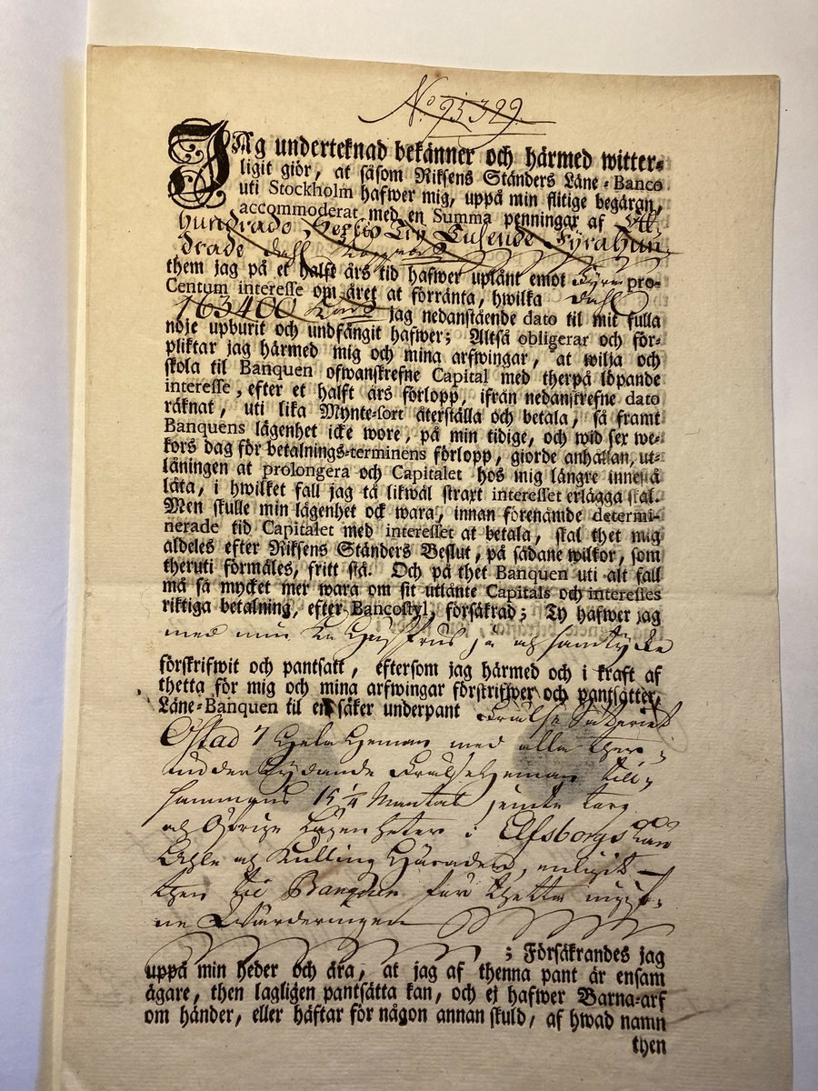 Pantbrev

Jonas Alströmer
Hedvig Alströmer

Pantbrev undertecknat av JA och HA i Stockholm 22 juli 1757.
Delar av A.s egendomar är tagna som säkerhet för ett lån.

JA och HA har stämplat med sina resp sigill i svart lack.