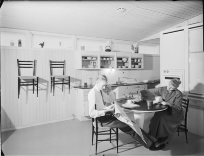 ENFAMILJSHUS I UTBY, GÖTEBORG (UTSTÄLLNING).
Utbyhusen, urcellen.