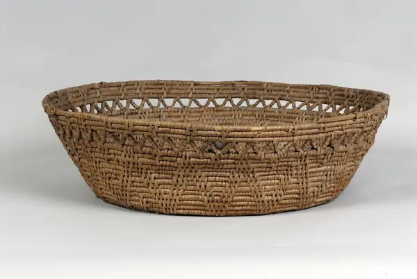 Birch root weaved basket for flatbread.