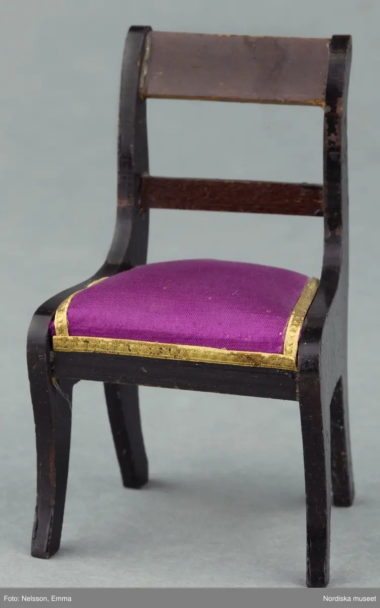 Stol by Rosen, Ella von