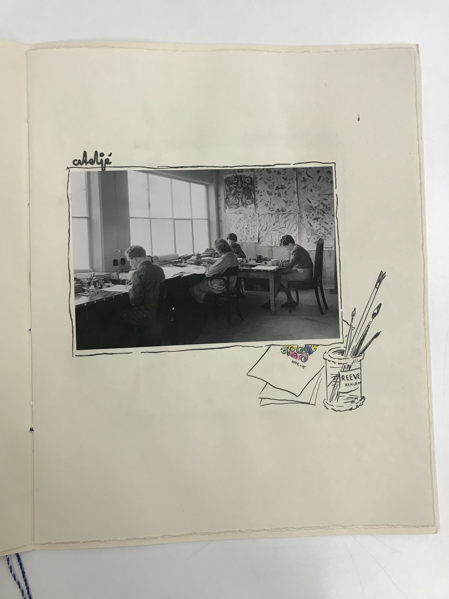 Silfa AB
Plangatan, kv Farkosten

Pärm med fotografier.
Handgjord, handillustrerad med inklistrade fotografier från olika avdelningar och produkter.

Totalt 6 fotografier, 8 sidor + omslag.

Tillverkad 1941, 
signerad (osäkert) u.m-e. -41