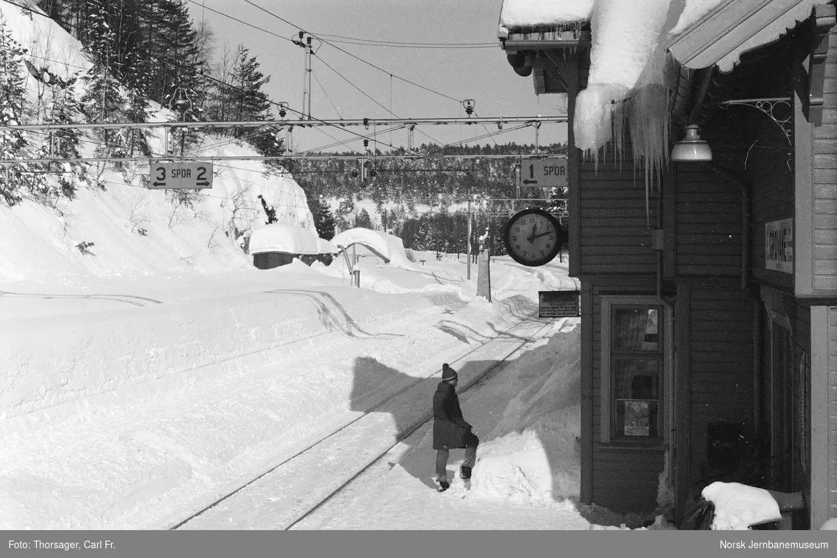 Store snømengder på Grovane stasjon