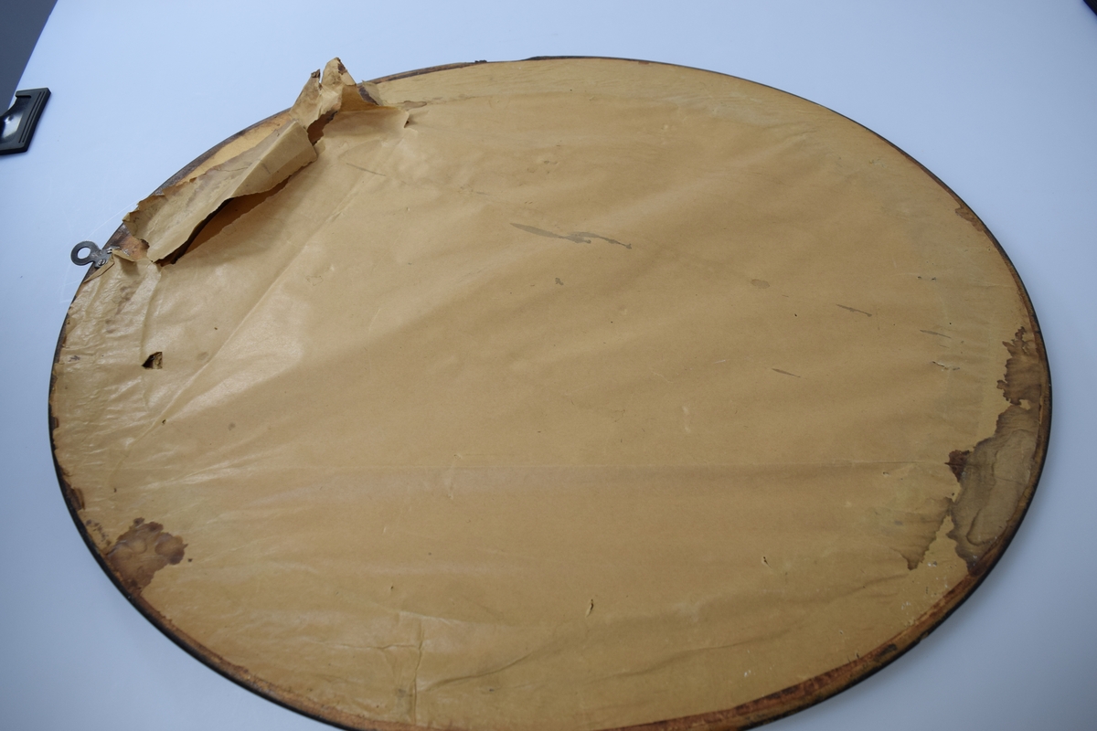 Inramad teckning med porträtt av oidentifierad man. Okänd konstnär.