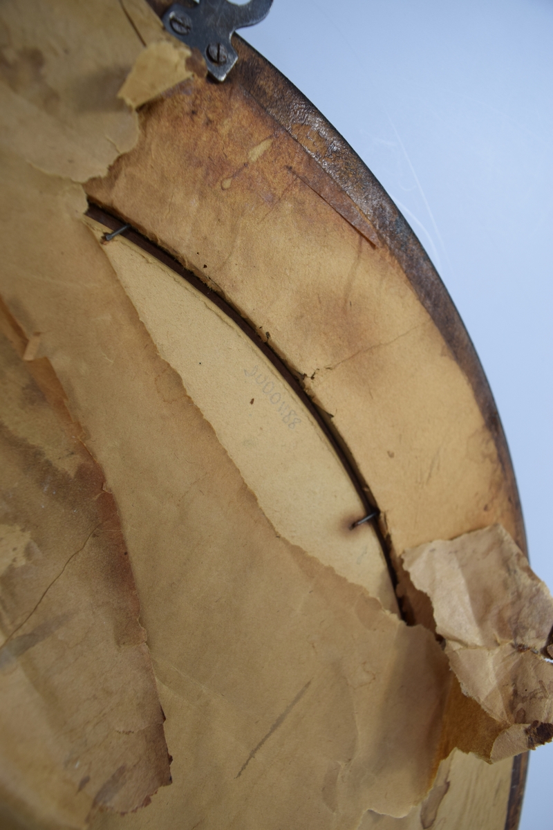 Inramad teckning med porträtt av oidentifierad man. Okänd konstnär.