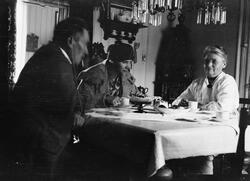 Kaffebord på Lilleaker gård.