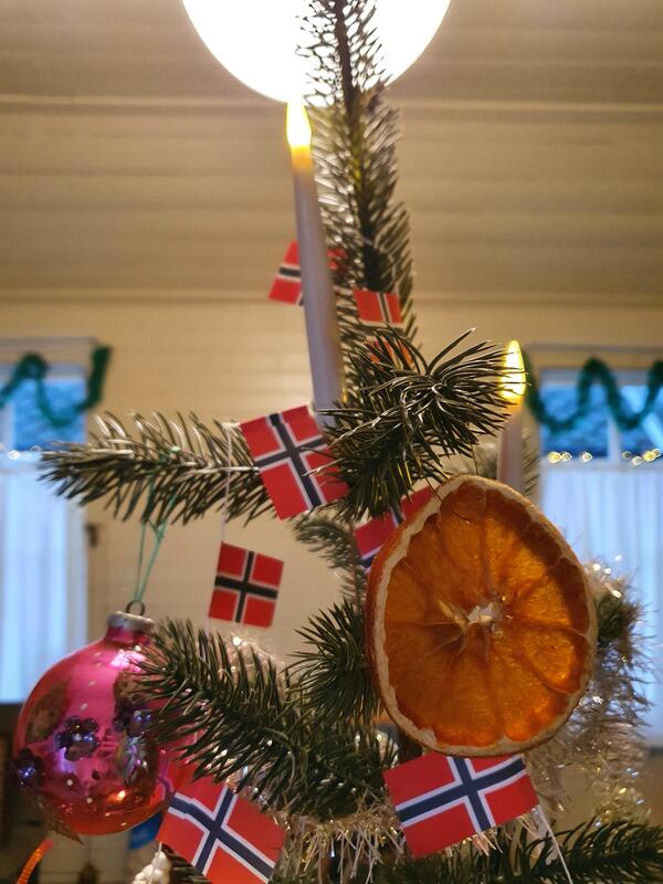 Gammeldags julepynt  på tre