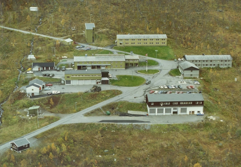 Administrasjonsområde med forlegning og messer.