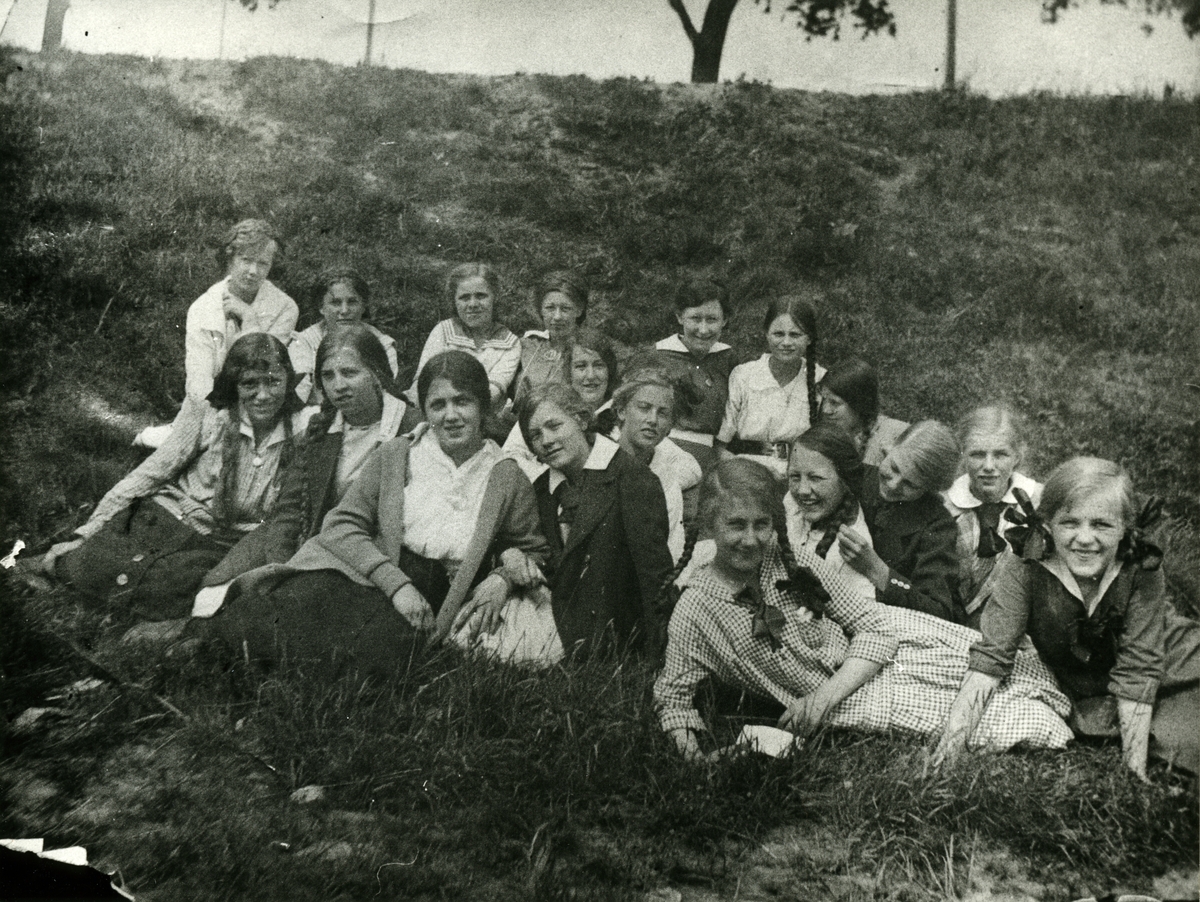 Gruppebilde
Piker
Skoleklasse ?
Gressvold