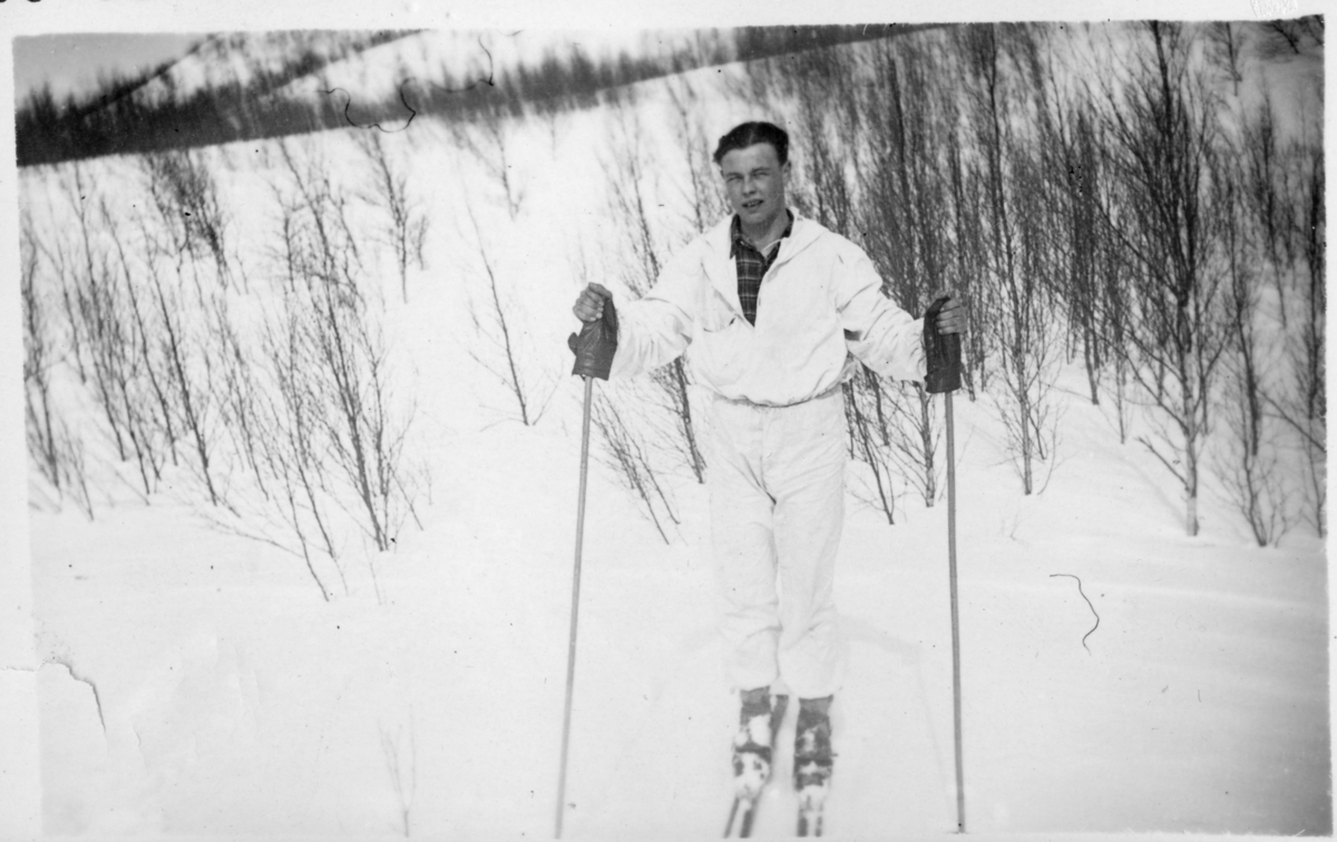 Johan Haakstad på skitur.