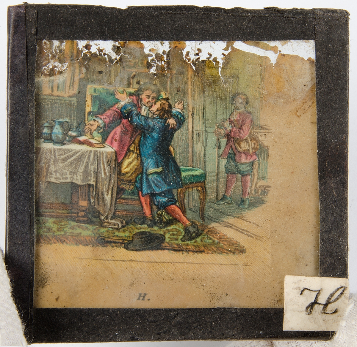 Tjugoåtta skioptikonbilder med motiv från bl.a. olika historiska händelser och sagor. Merparten i färg. Vissa skioptikonbilder, såsom avbildade personer, i sv/v. De flesta har en rosa, gul eller svart tejp som håller ihop de två glasplåtar i vilka motivet är fastsatt i. Vissa av bilderna är numrerade eller märkta med en bokstav.