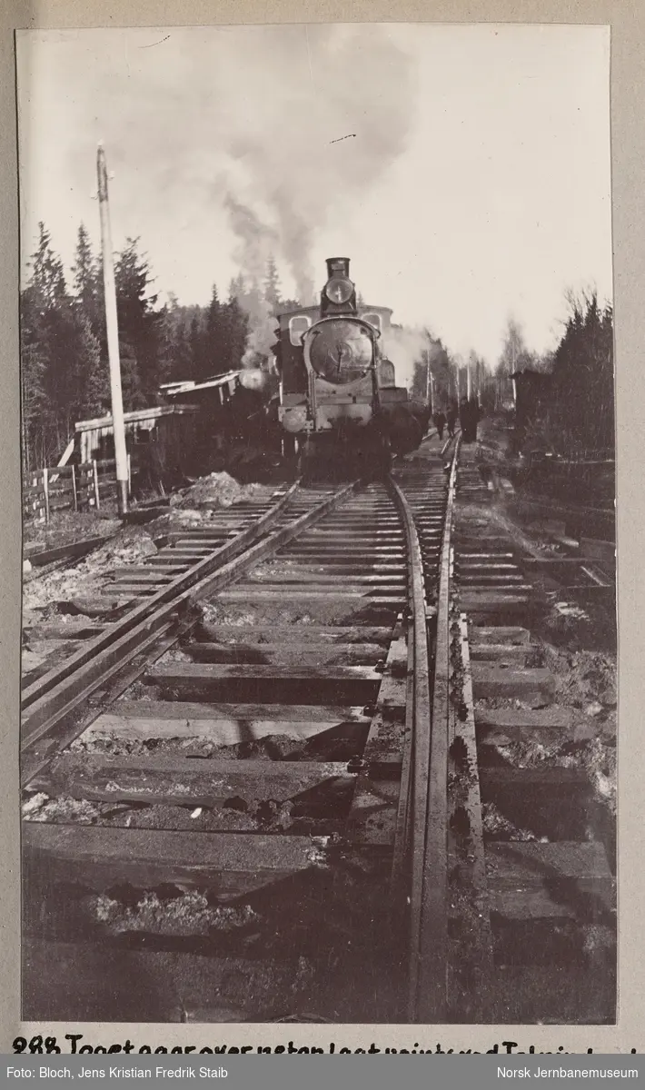 Damplokomotiv type 21a ved nyinnlagt sporveksel Tolpinrud på Randsfjordbanen