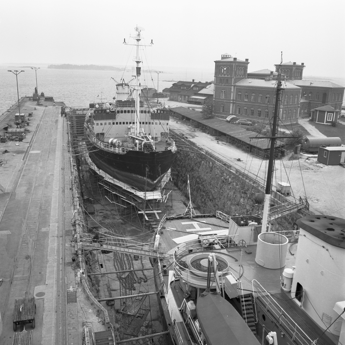 Isbrytarna Thule o Ymer i Oscarsdockan