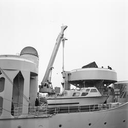 Lyftkran till livbåtar Älvsnabben