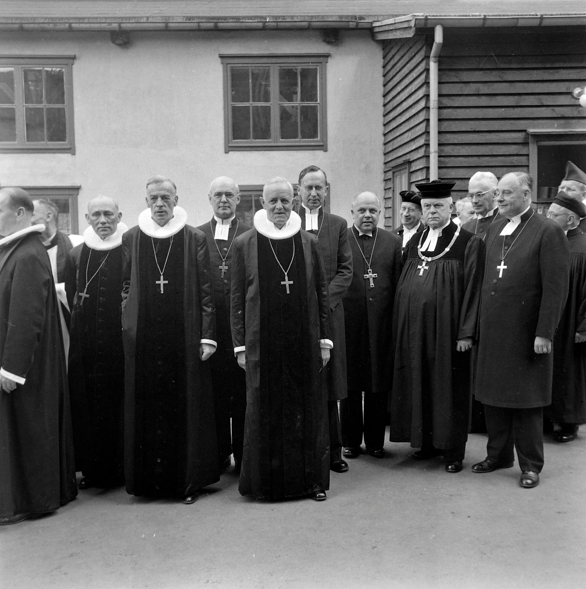 Kirkejubileet 1953. Presteprosesjon og samling på Vestfrontplassen