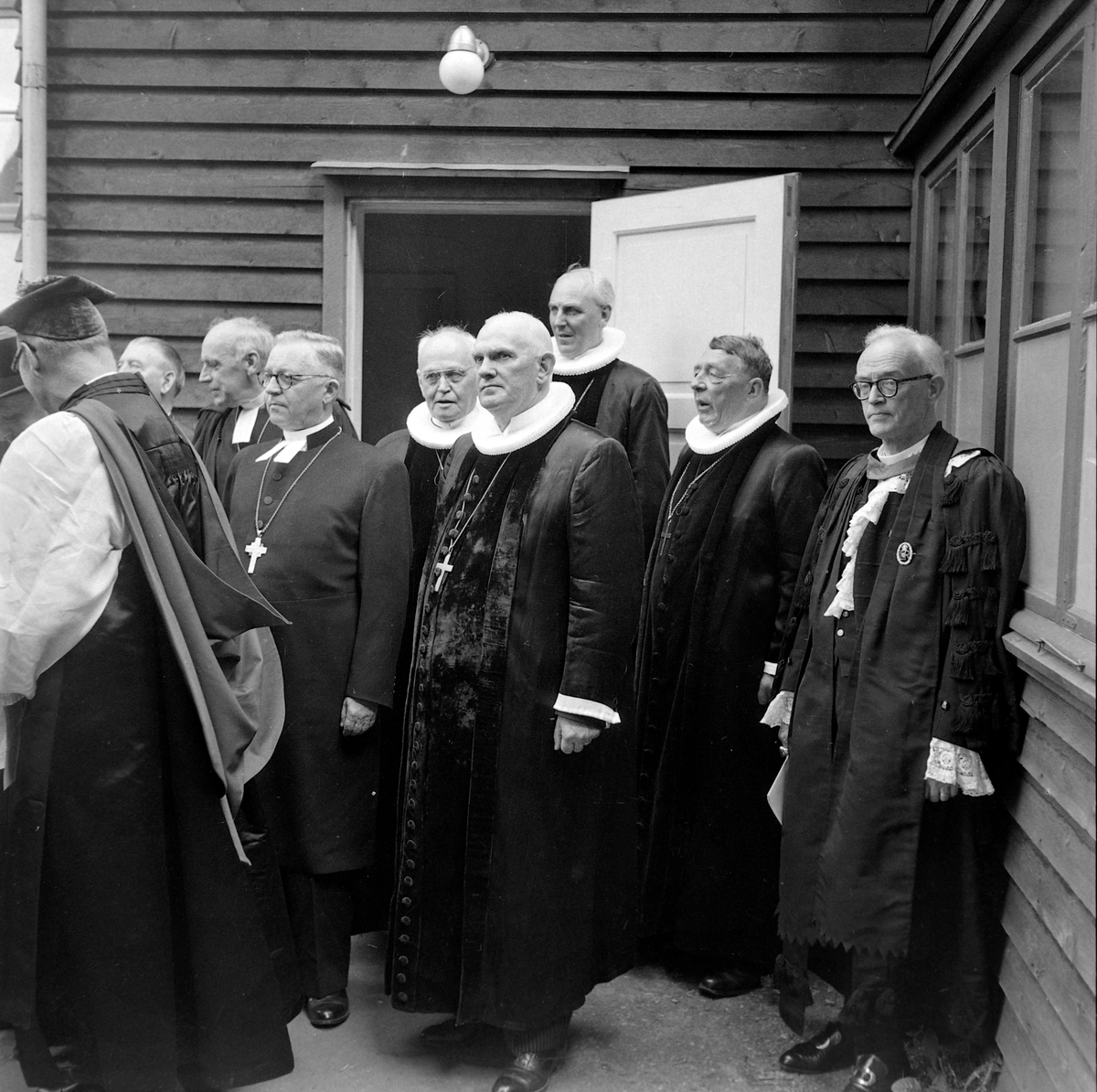 Kirkejubileet 1953. Presteprosesjon og samling på Vestfrontplassen