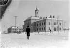 Läroverket och Tekniska gymnasiet. Foto från Brunnshusgatan.